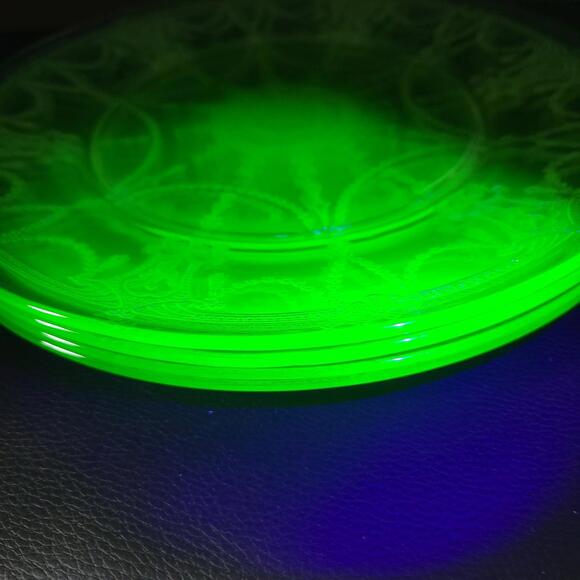 4 Vintage Anchor Hocking Green Cameo Ballerina 9" Plate Uranium Depression Glass - Picture 4 of 11